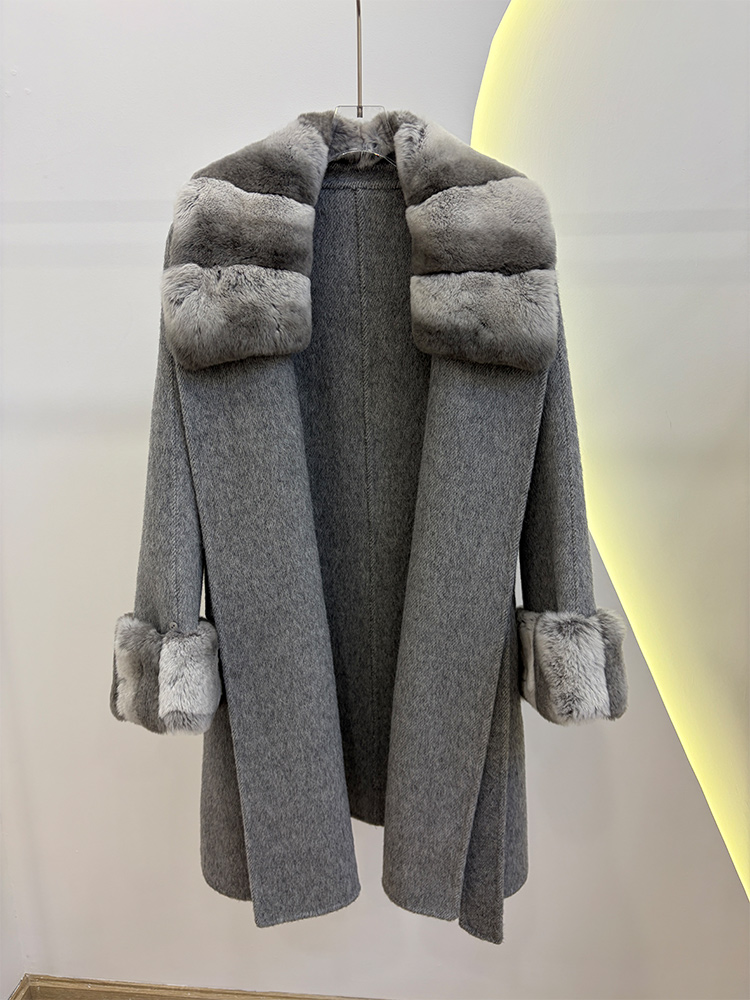 Jesienno-zimowy płaszcz damski – Wool Coat Peacoat recenzja i cena